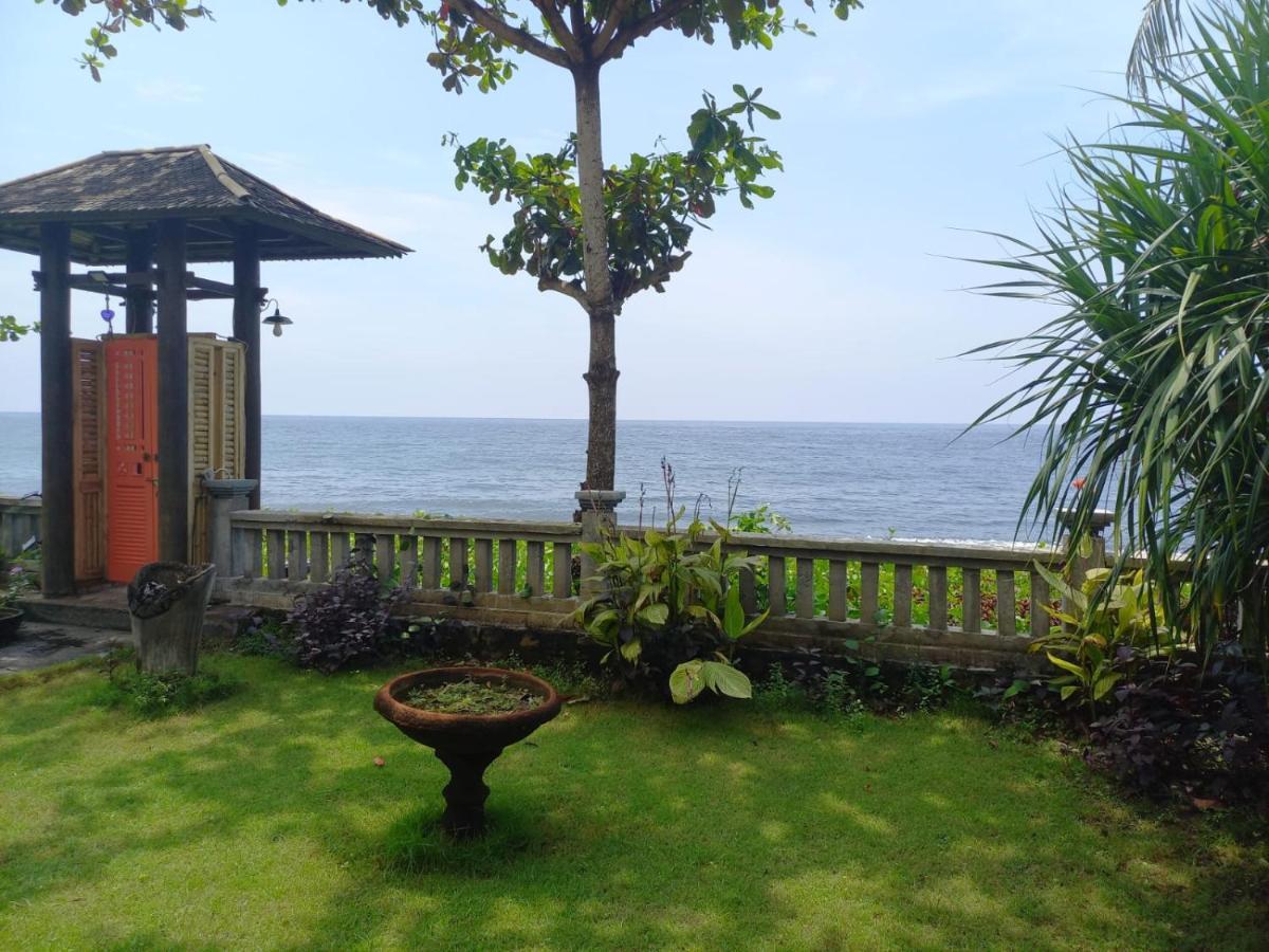 Bali North Beach B&B Tianyar Ngoại thất bức ảnh