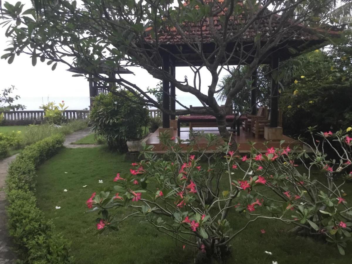 Bali North Beach B&B Tianyar Ngoại thất bức ảnh