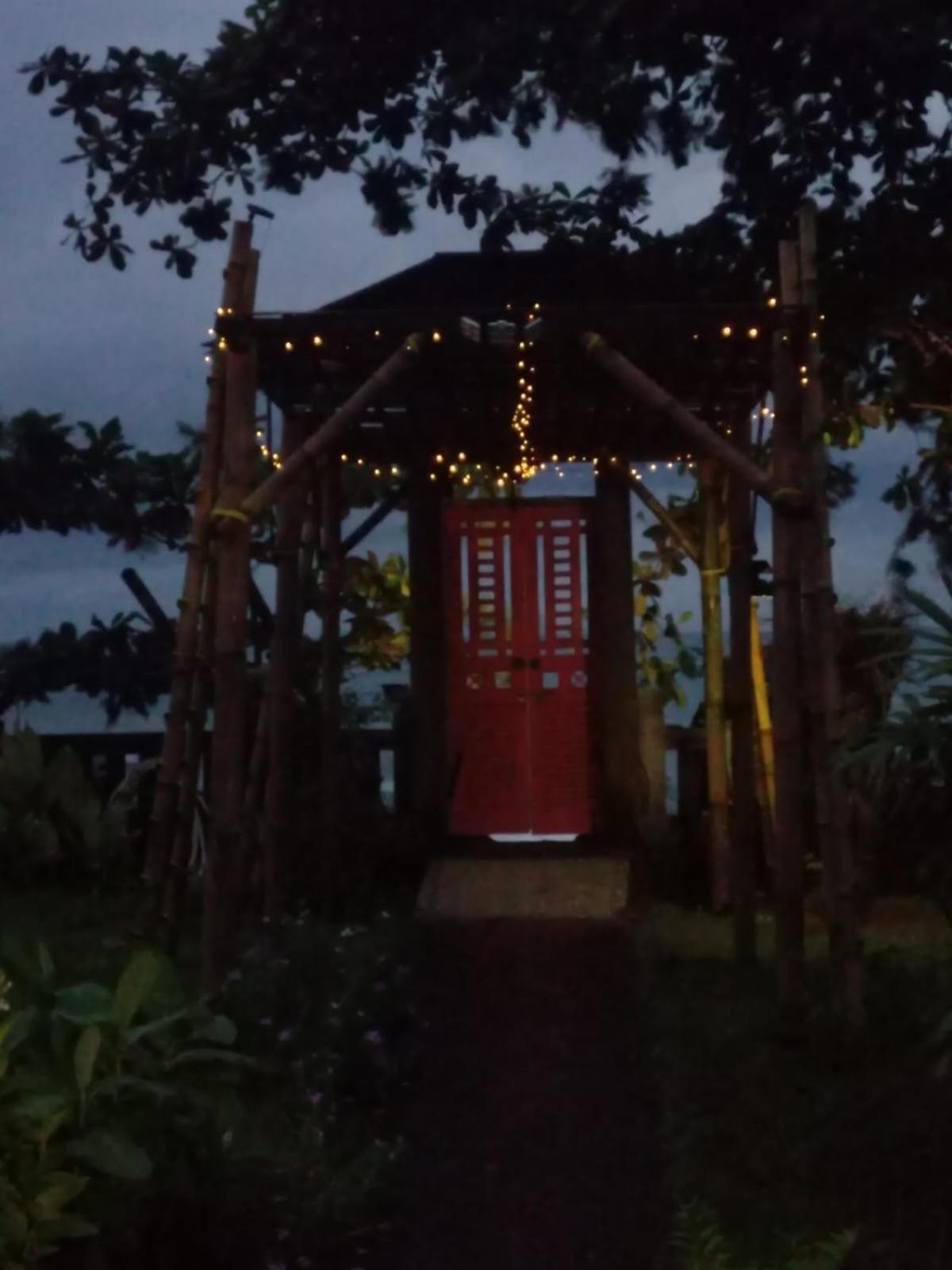Bali North Beach B&B Tianyar Ngoại thất bức ảnh
