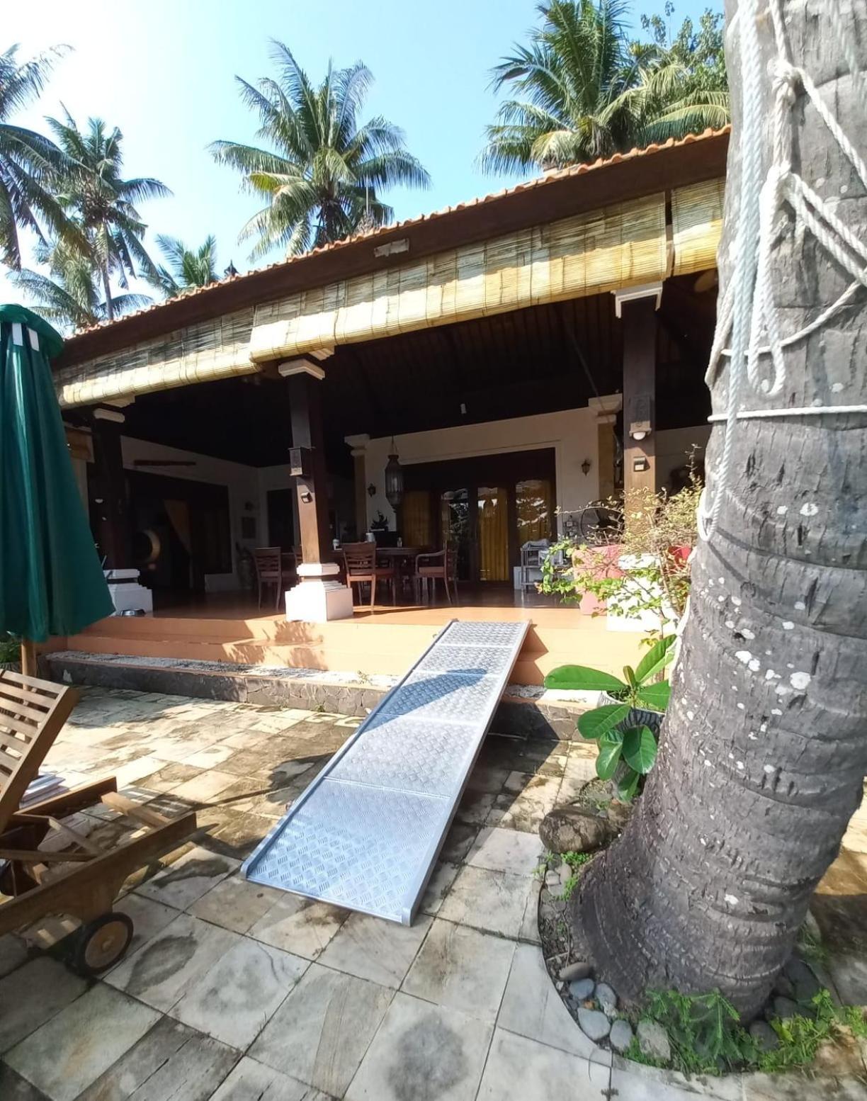 Bali North Beach B&B Tianyar Ngoại thất bức ảnh